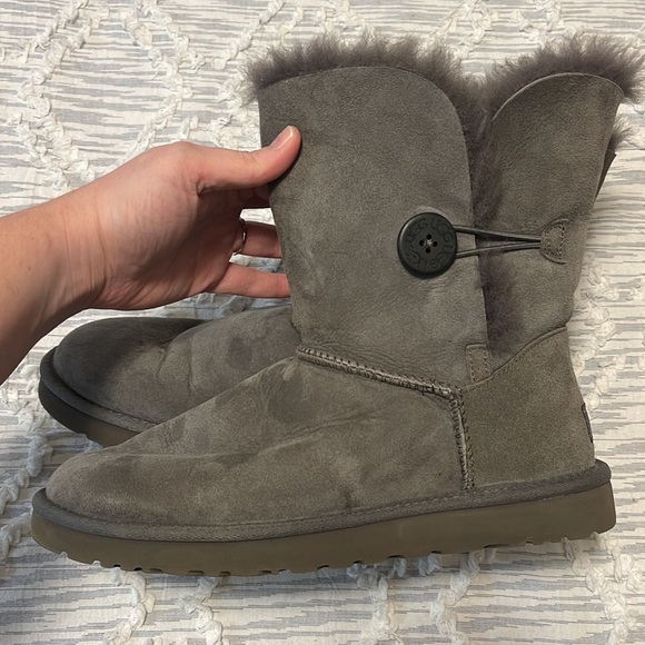 UGG boots - Picture 3 of 5